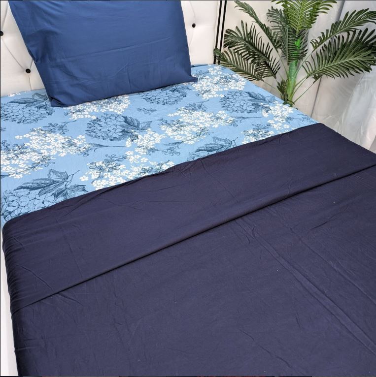 matching duvet cover with a flat sheet and a pair of pillowcases thrifted size for 3x6(single/twin)